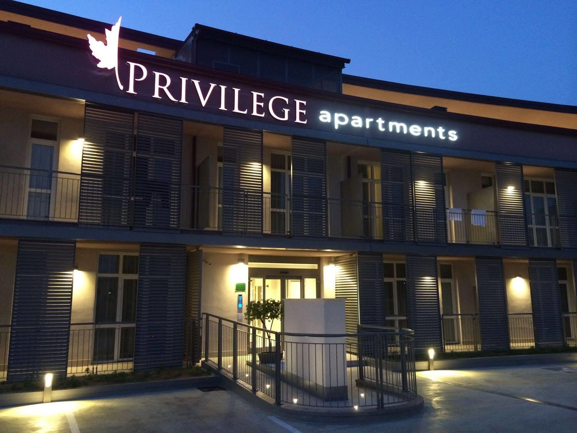 Privilege Apartments Vimercate Bagian luar foto